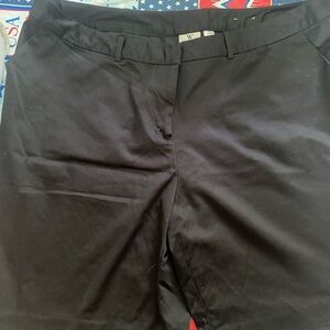 Worthington Women size 20w black shorts